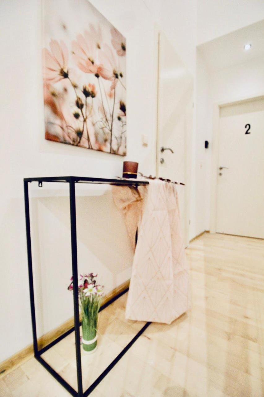 6 min to Amusement Park - Economy Rooms in Shared Apartment