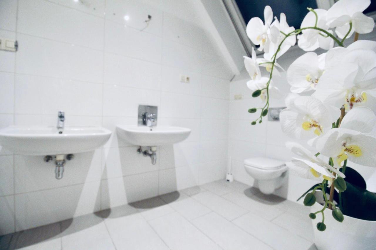 6 min to Amusement Park - Economy Rooms in Shared Apartment