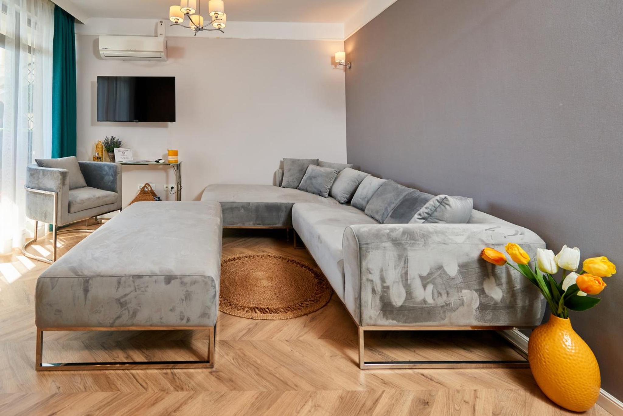 Florance Rentals Luxury Apartments in Saint Vlas