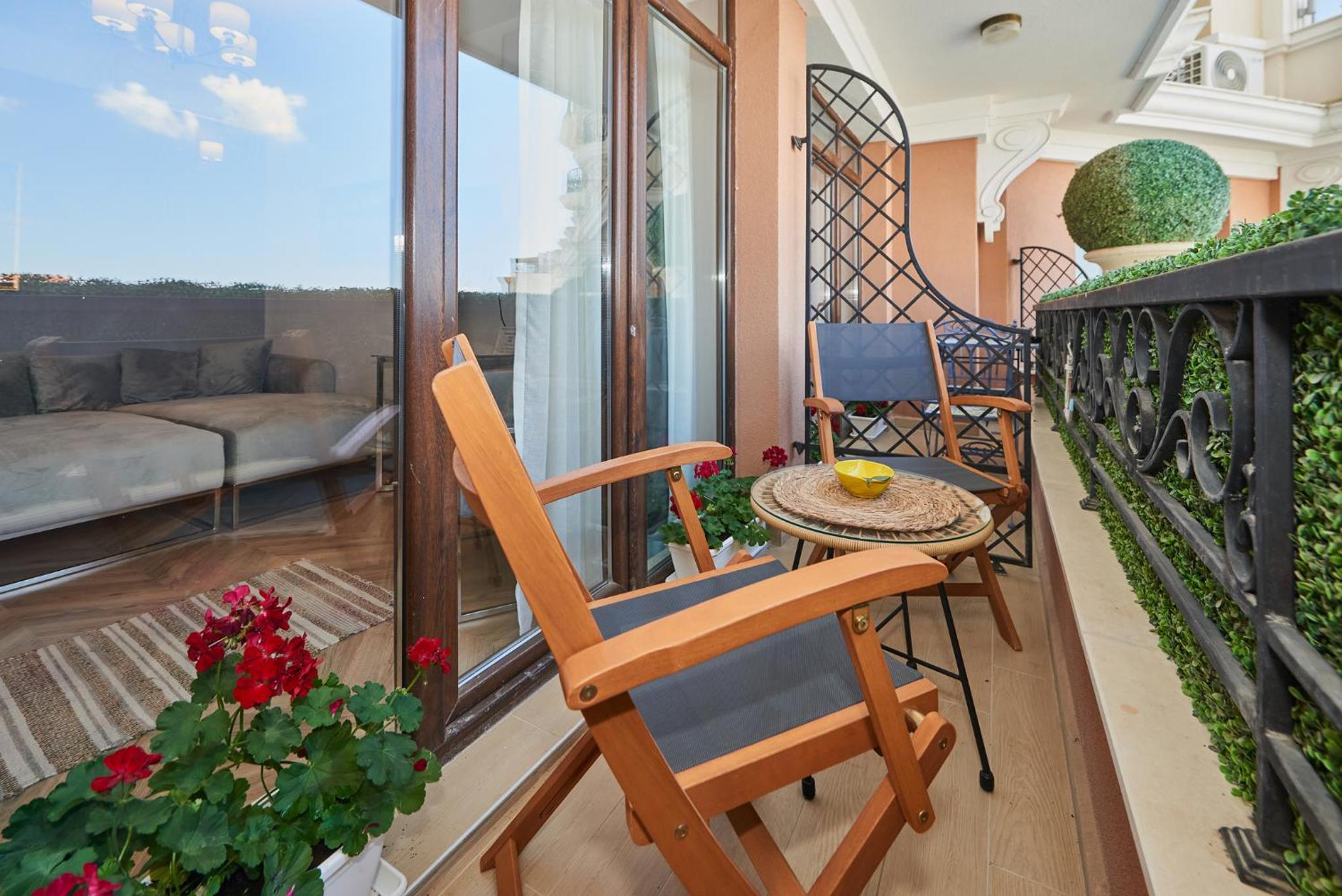 Florance Rentals Luxury Apartments in Saint Vlas