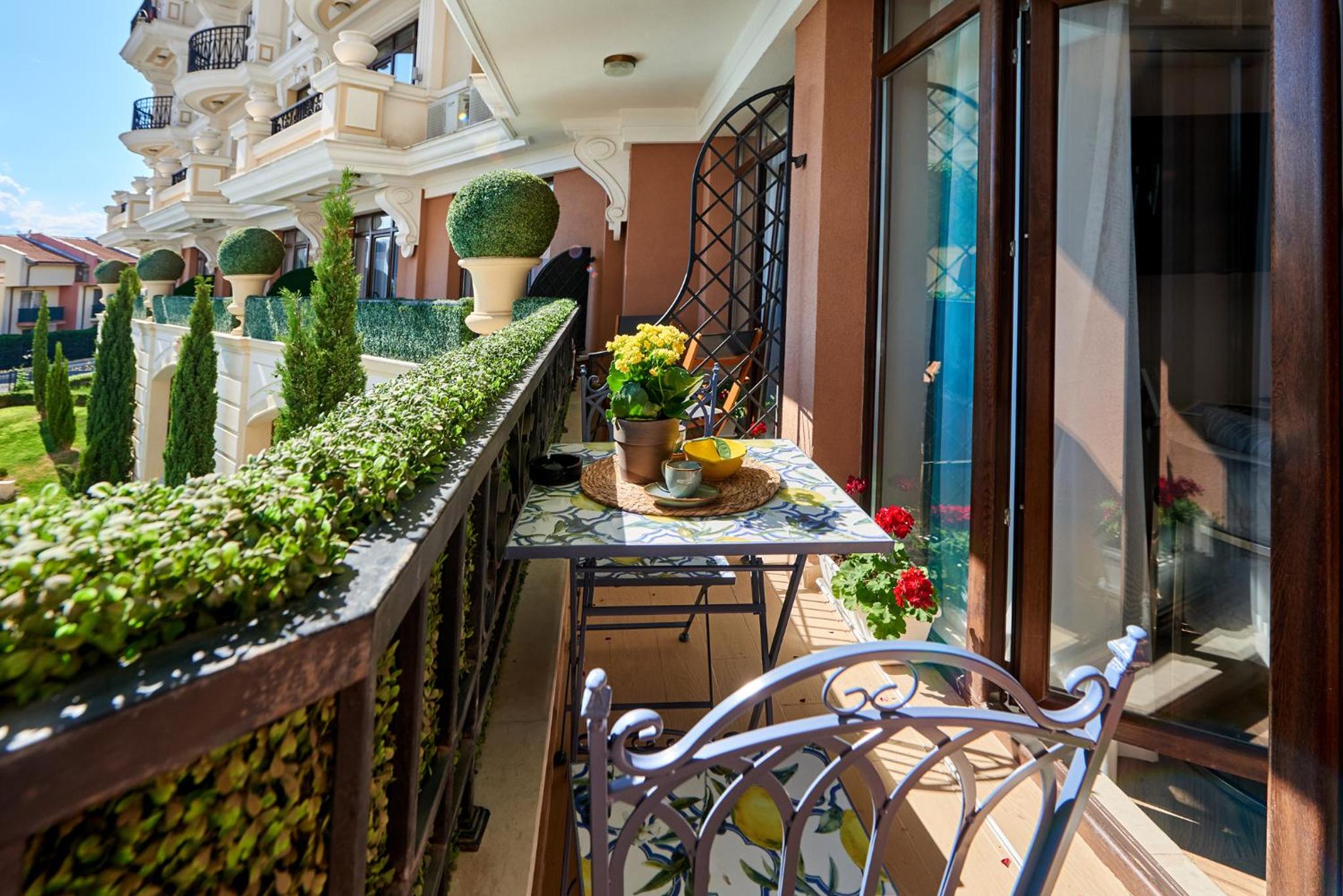 Florance Rentals Luxury Apartments in Saint Vlas