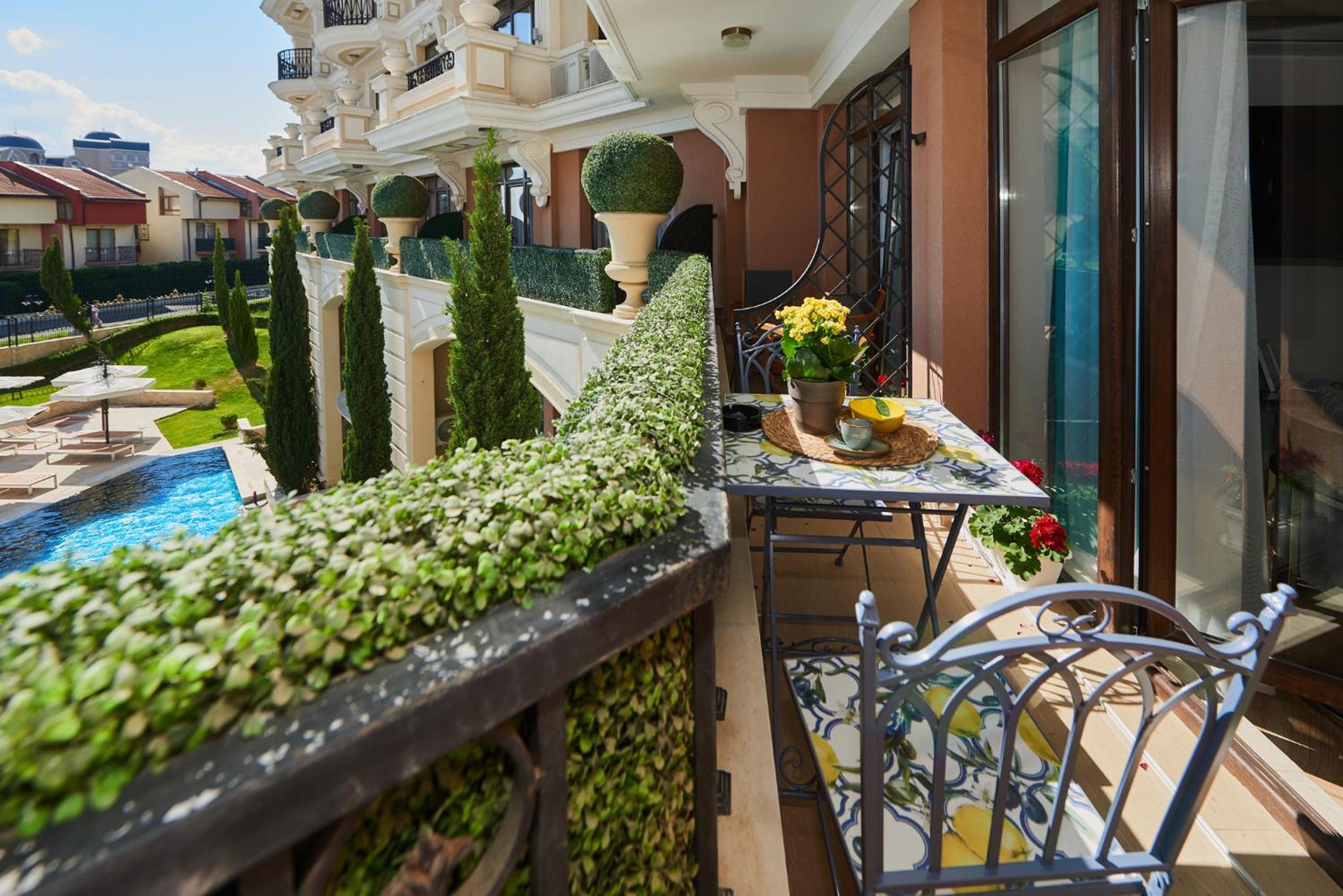Florance Rentals Luxury Apartments in Saint Vlas