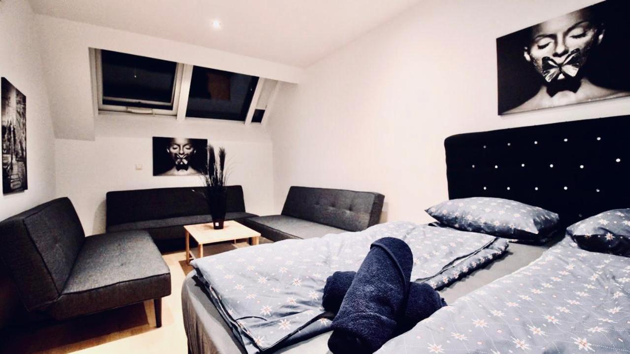 6 min to Amusement Park - Economy Rooms in Shared Apartment