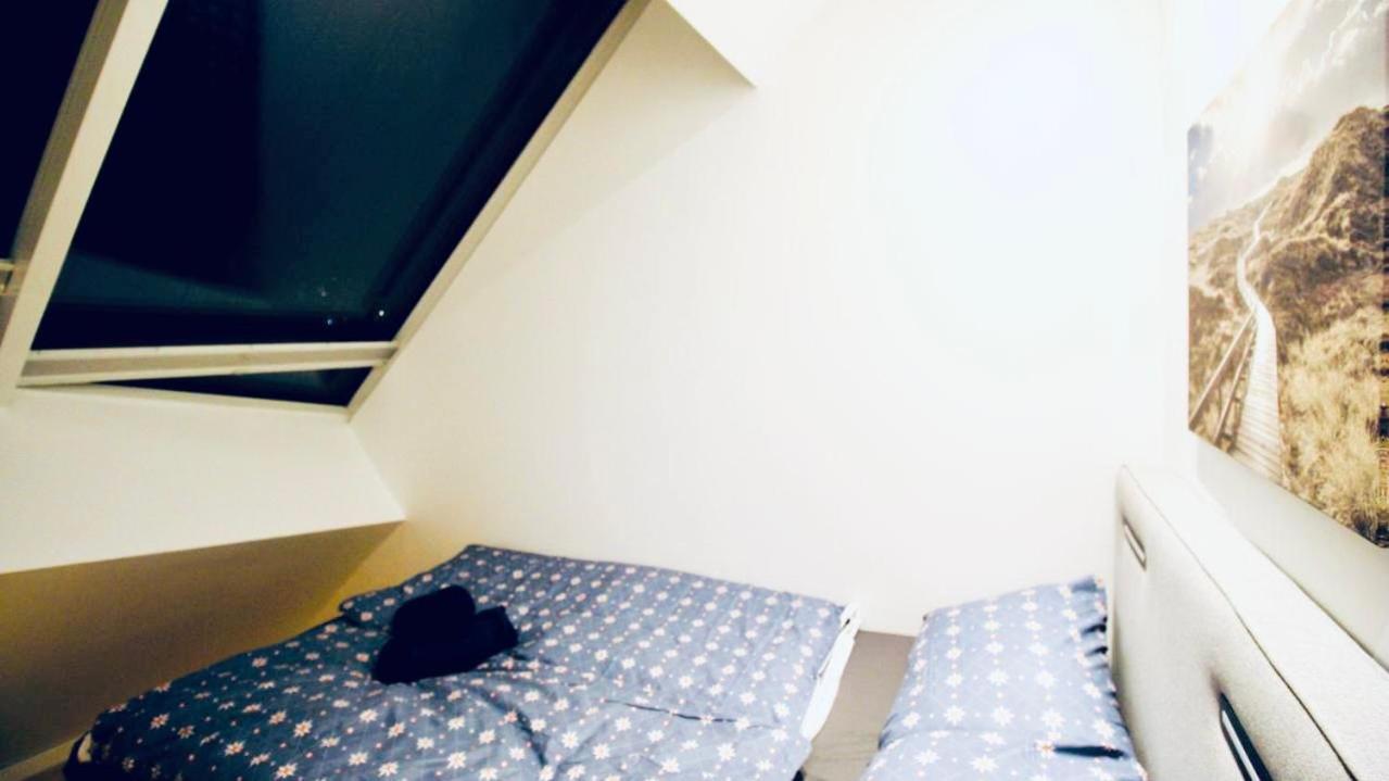 6 min to Amusement Park - Economy Rooms in Shared Apartment