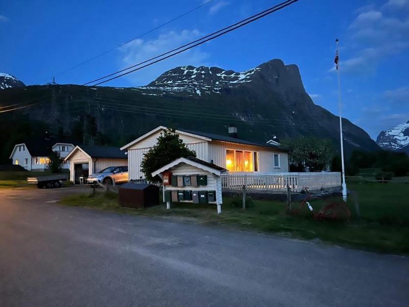 Fjordtun by Eresfjord - house with a beautiful view!