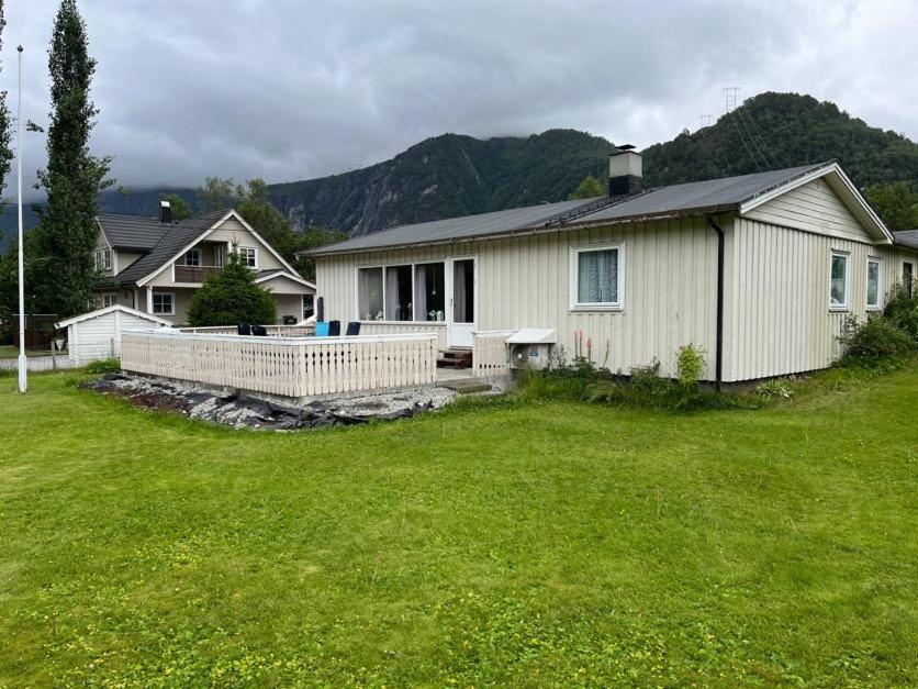 Fjordtun by Eresfjord - house with a beautiful view!