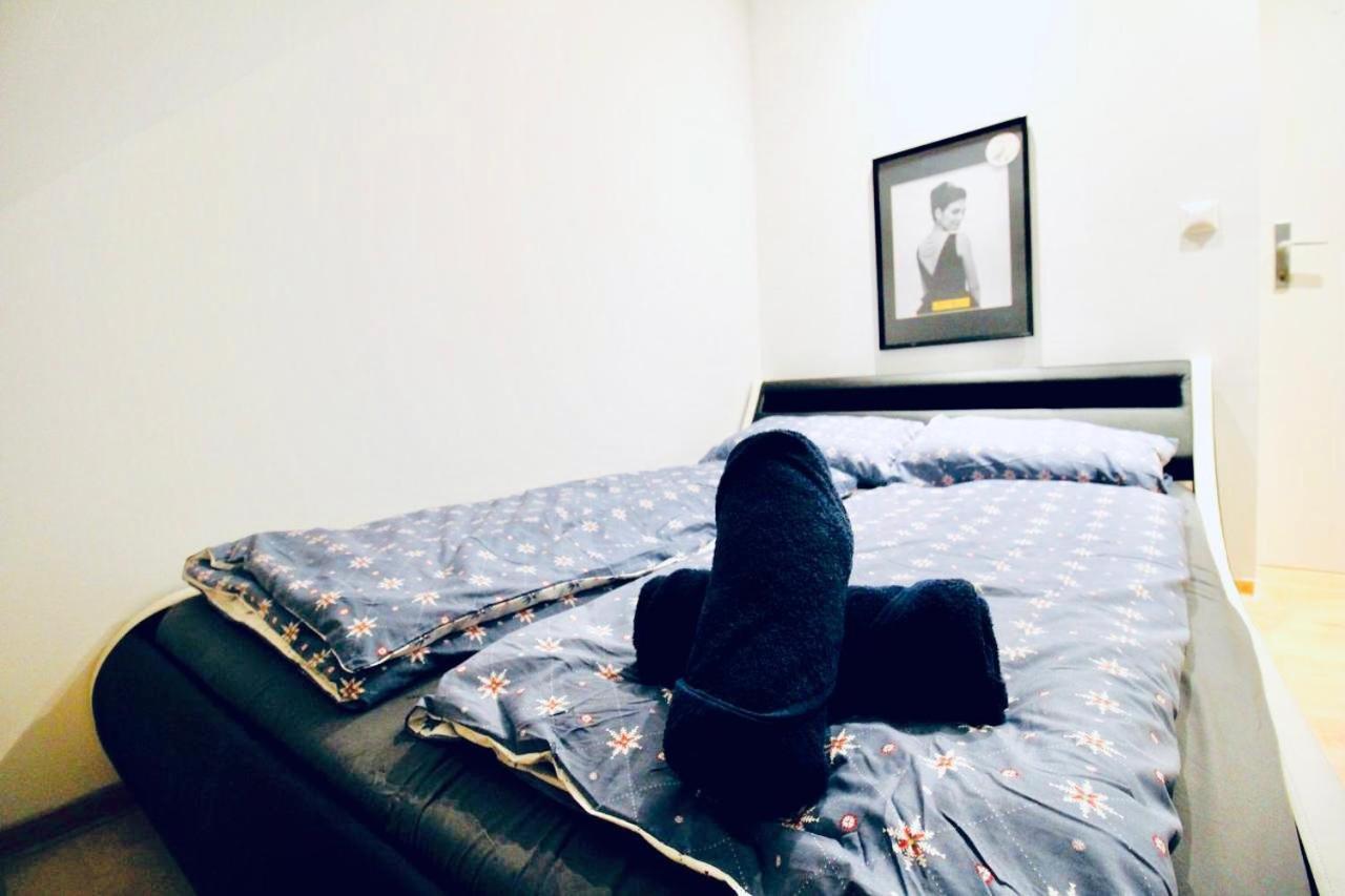 6 min to Amusement Park - Economy Rooms in Shared Apartment