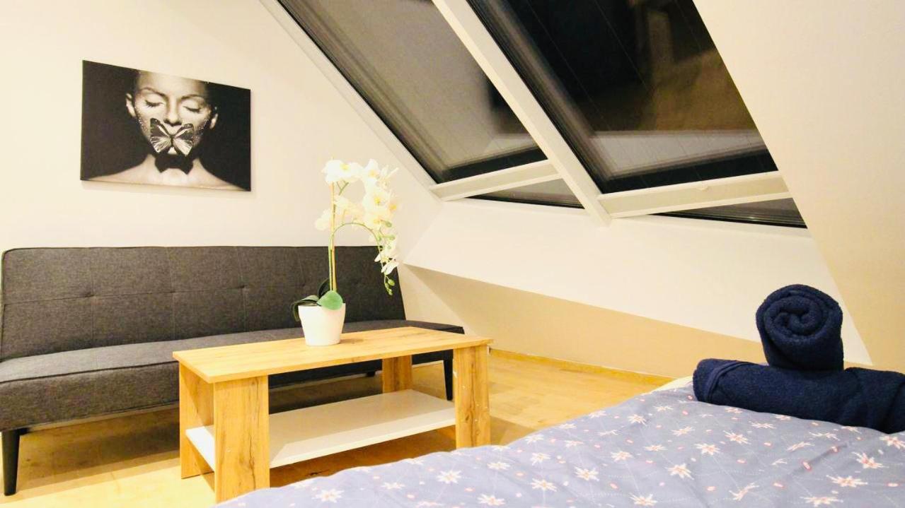 6 min to Amusement Park - Economy Rooms in Shared Apartment