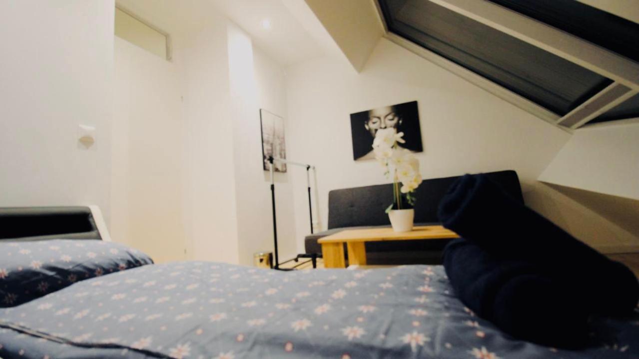 6 min to Amusement Park - Economy Rooms in Shared Apartment