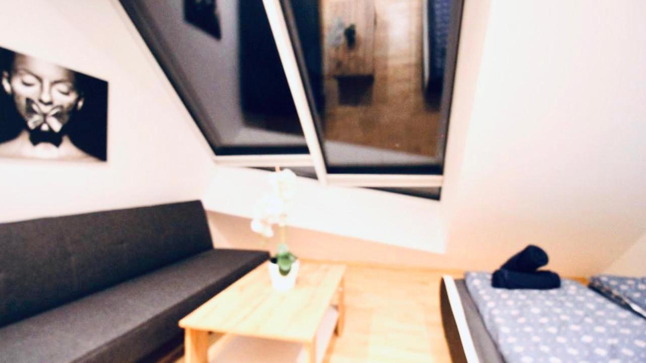 6 min to Amusement Park - Economy Rooms in Shared Apartment