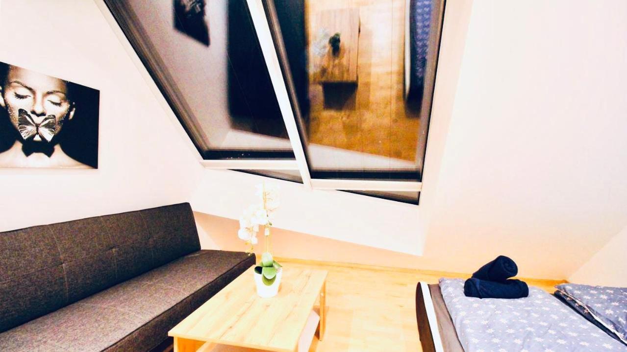 6 min to Amusement Park - Economy Rooms in Shared Apartment
