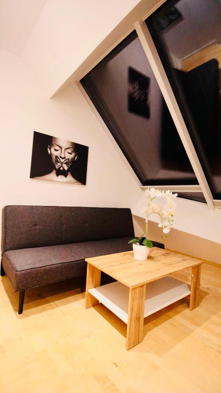 6 min to Amusement Park - Economy Rooms in Shared Apartment