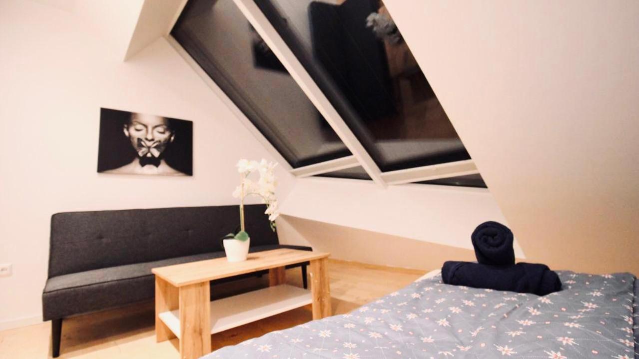 6 min to Amusement Park - Economy Rooms in Shared Apartment