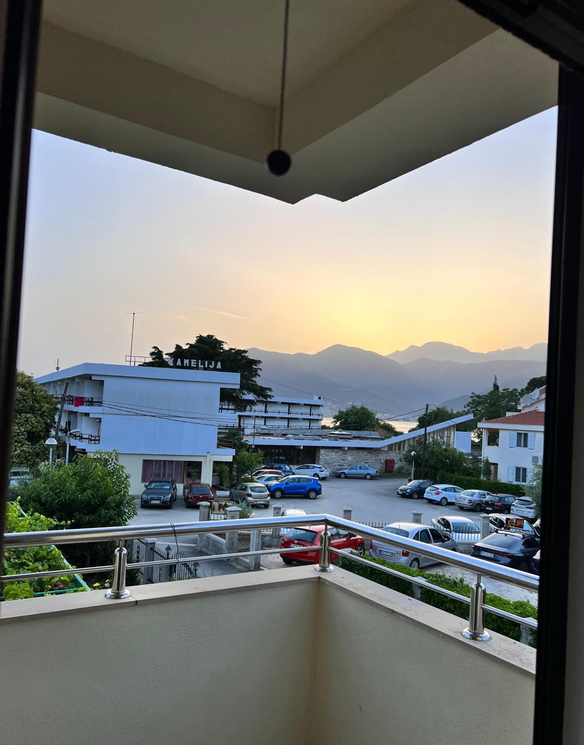 Sunshine Apartment