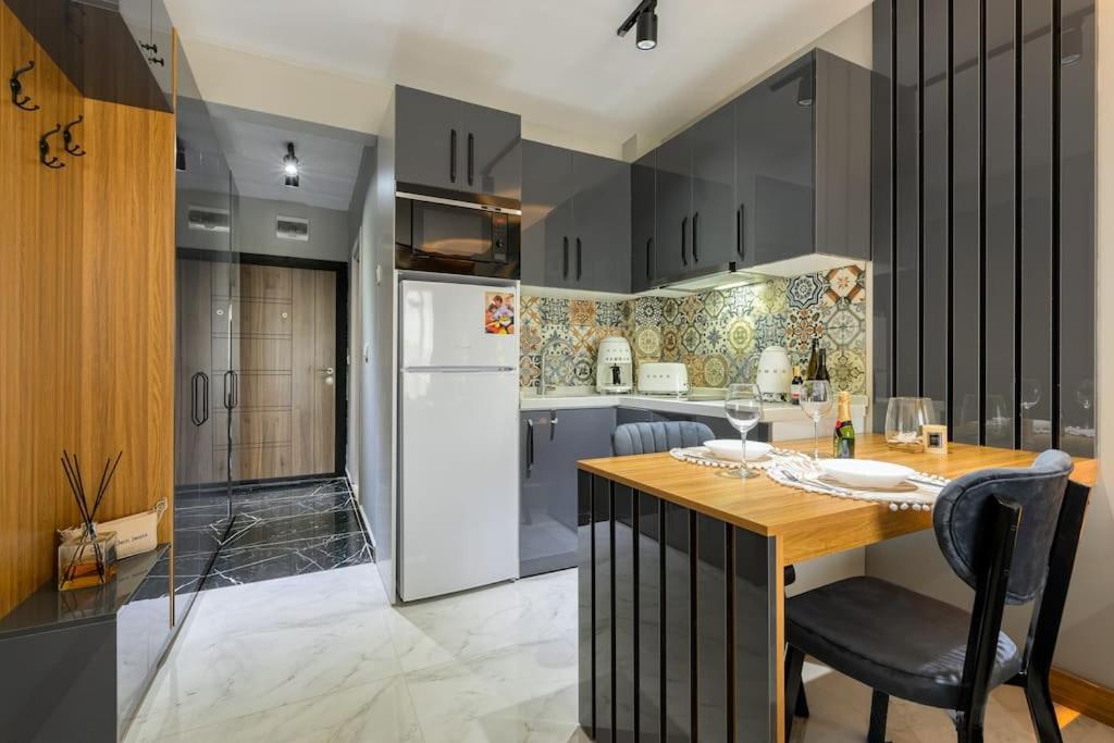 Azur Properties ap19