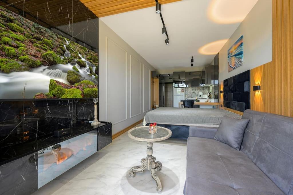 Azur Properties ap19