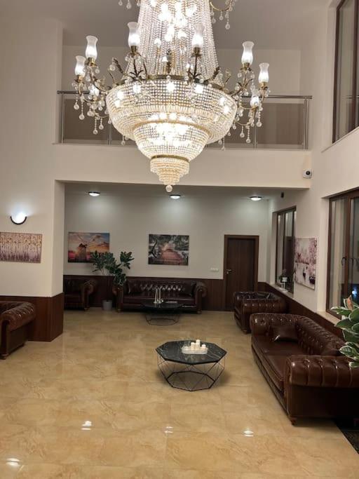 Azur Properties ap19