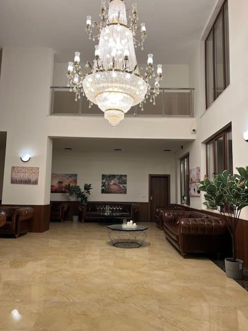 Azur Properties ap19