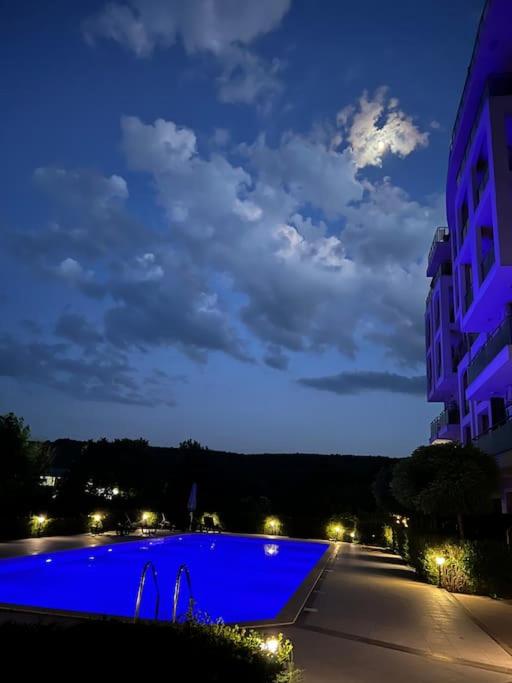 Azur Properties ap19