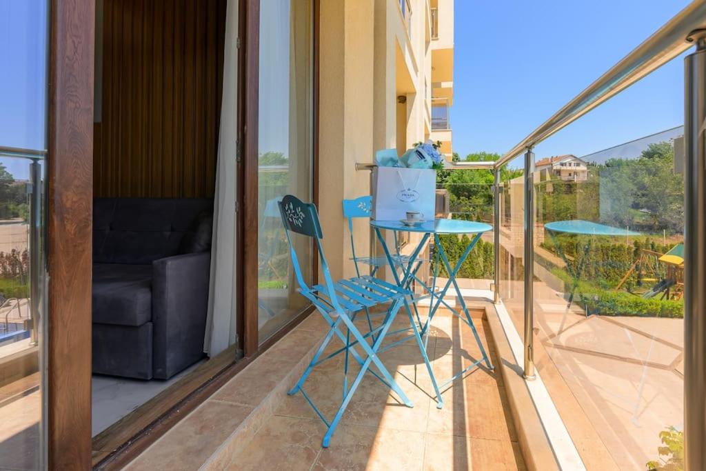 Azur Properties ap19