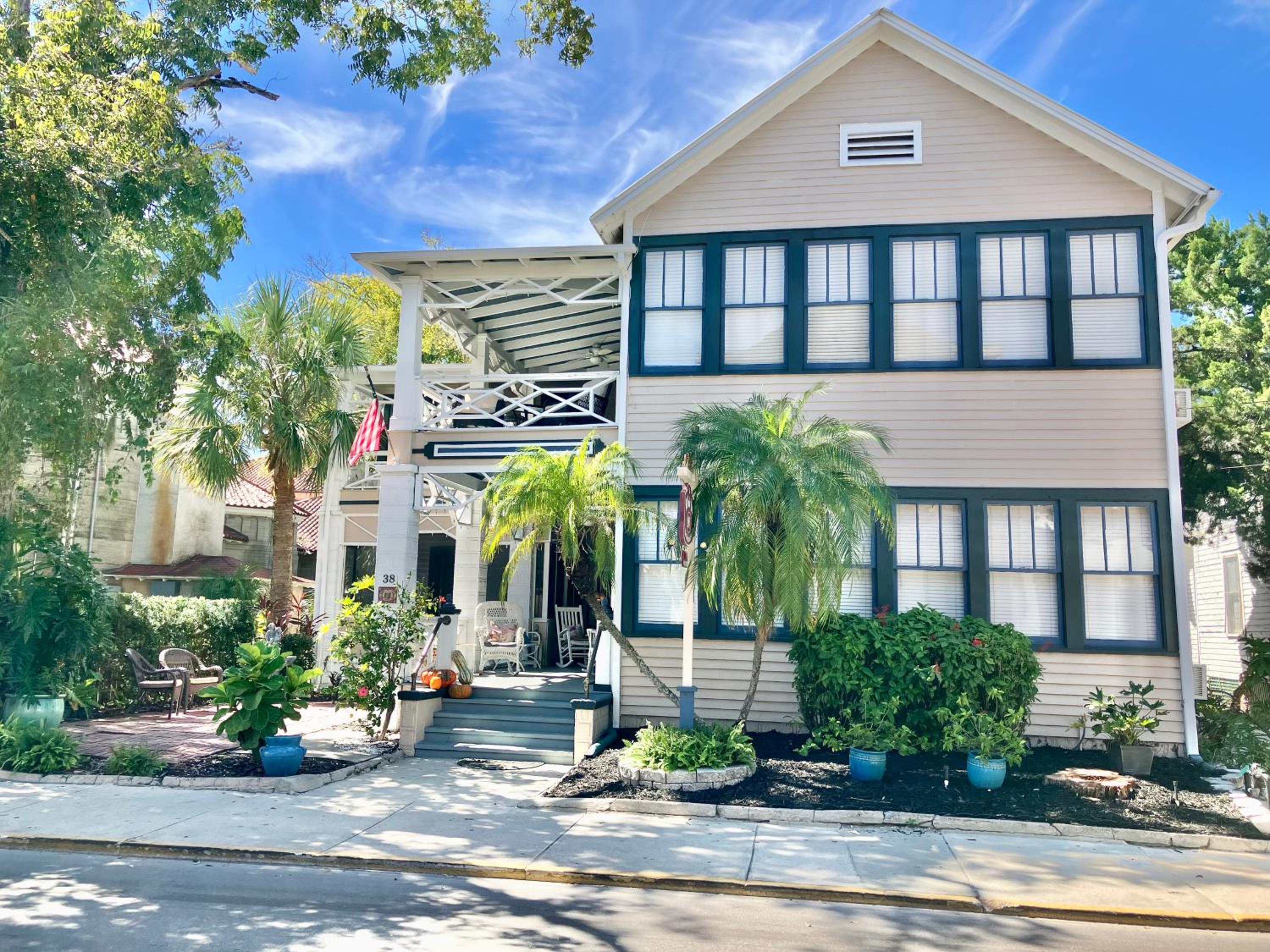 Hotel Old Powder House Inn - Image 1
