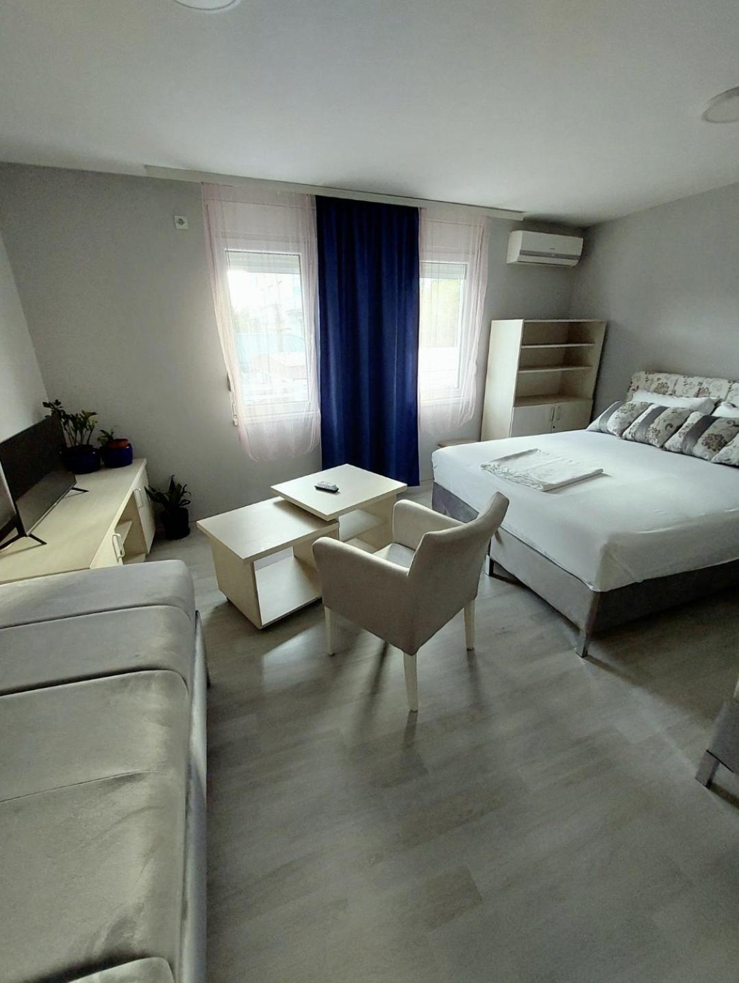 Apartments MIMOZA