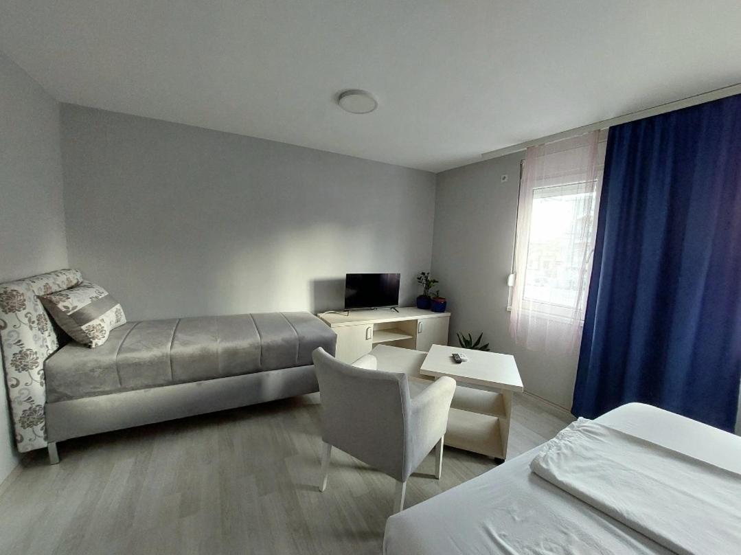 Apartments MIMOZA