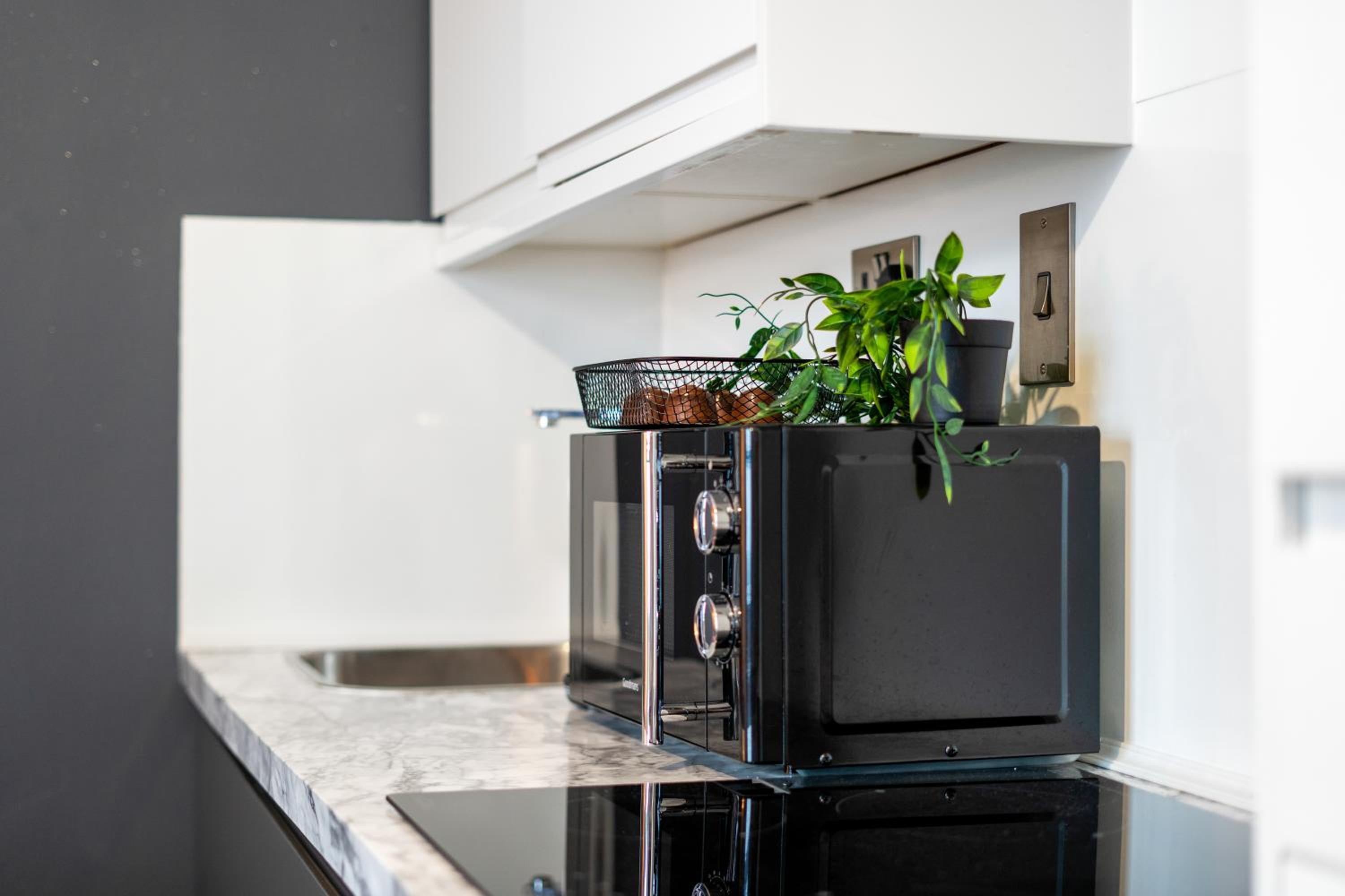 Brighton Apartment, Walk to Cafés, Beach & The Lanes, Parking Available view 5