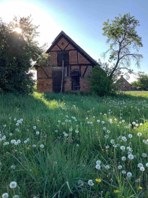 Haus am Fluss und See
