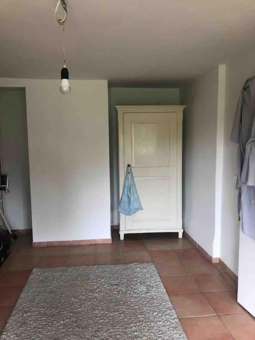 Haus am Fluss und See