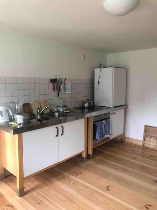 Haus am Fluss und See