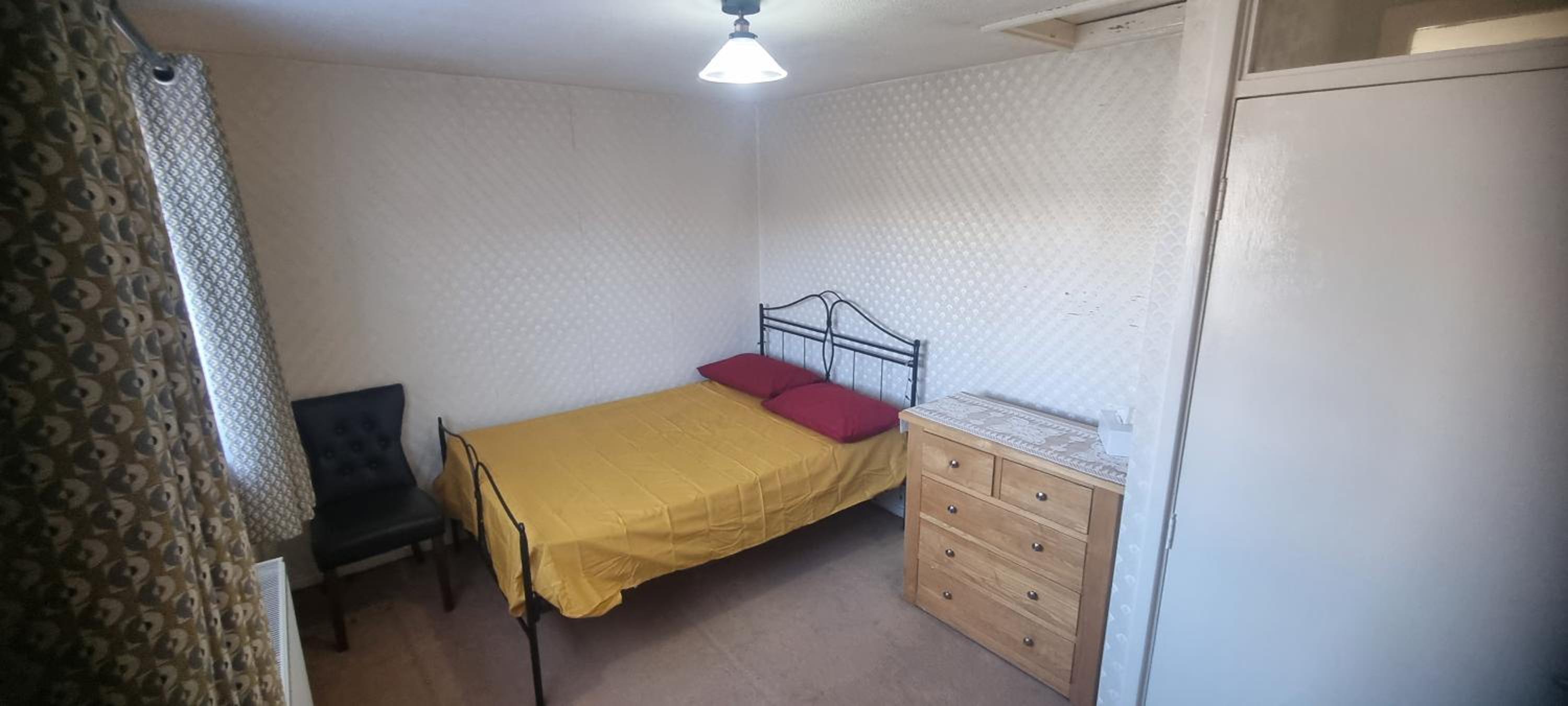 Private and Quiet Room in Harlow near Stansted Airport view 2