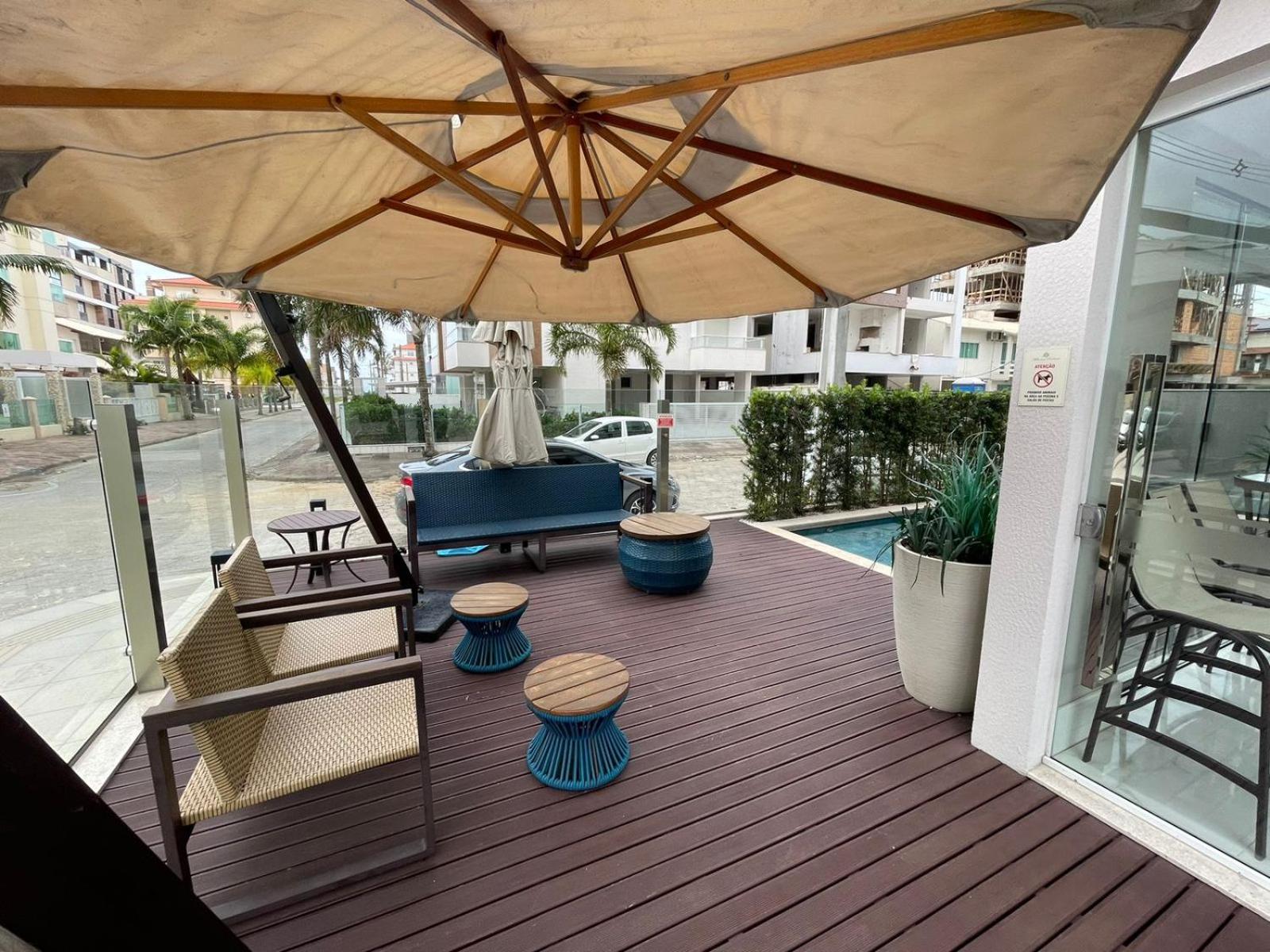 Cód 68 - Apartamento á 200m do mar