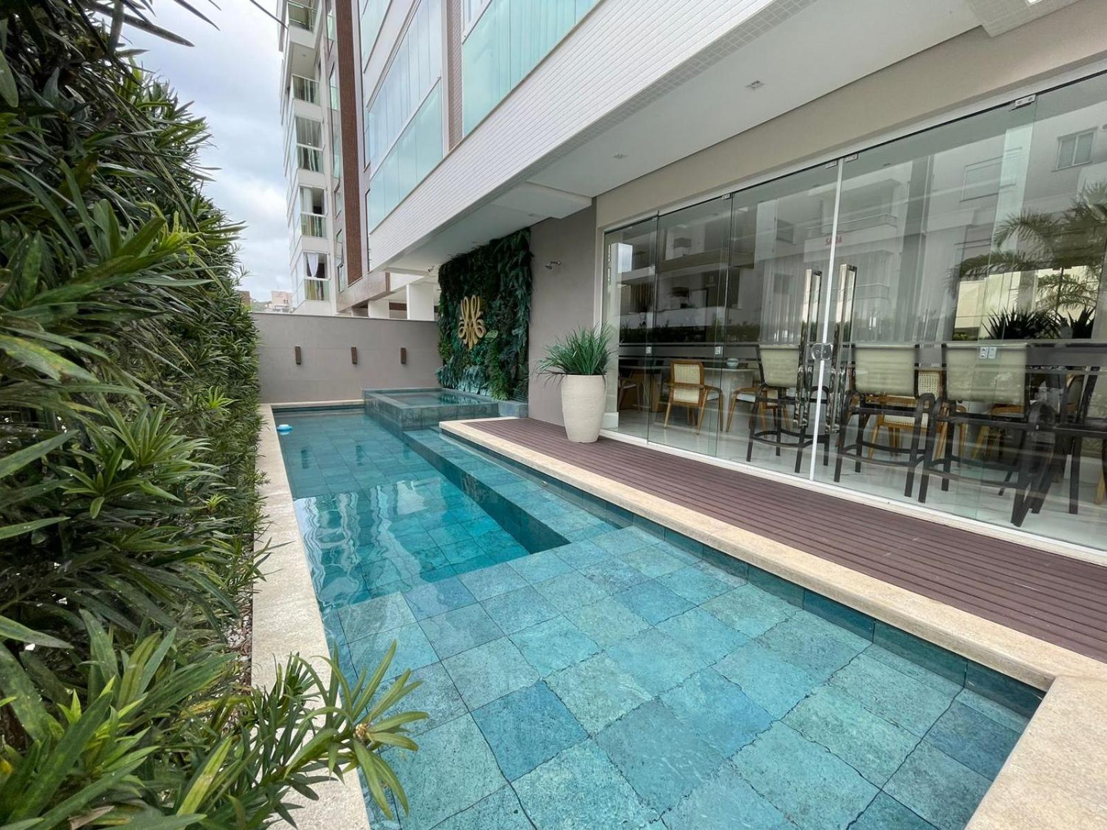 Cód 68 - Apartamento á 200m do mar