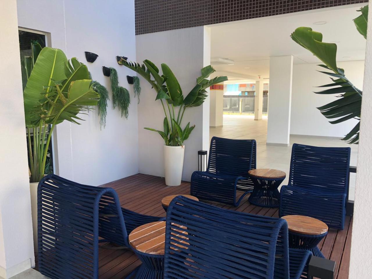 Cód 68 - Apartamento á 200m do mar