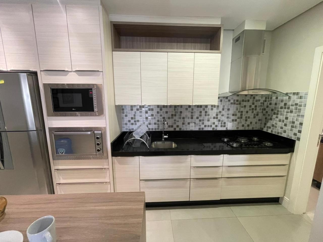 Cód 68 - Apartamento á 200m do mar