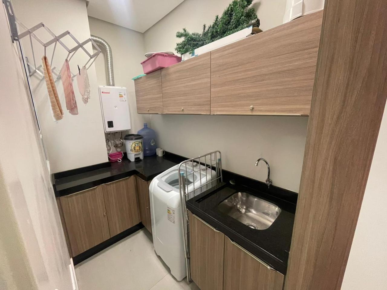 Cód 68 - Apartamento á 200m do mar