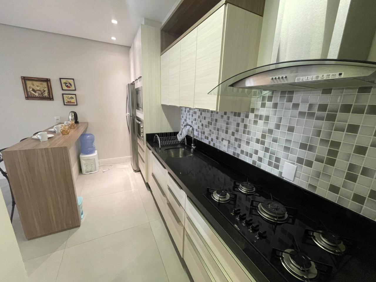 Cód 68 - Apartamento á 200m do mar