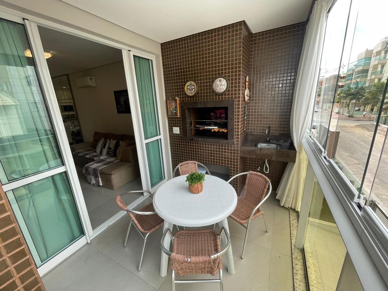 Cód 68 - Apartamento á 200m do mar