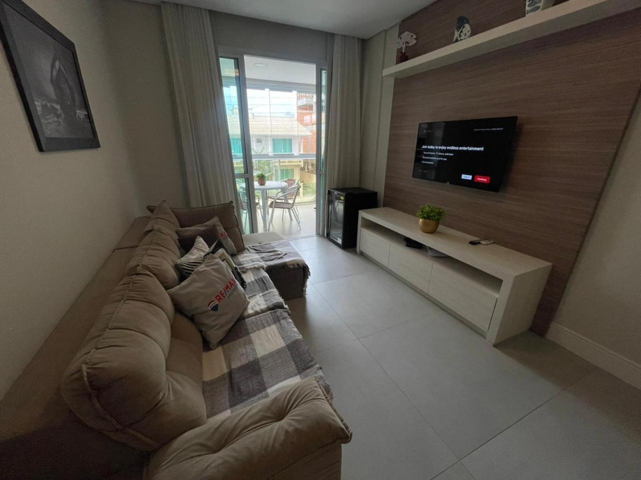Cód 68 - Apartamento á 200m do mar