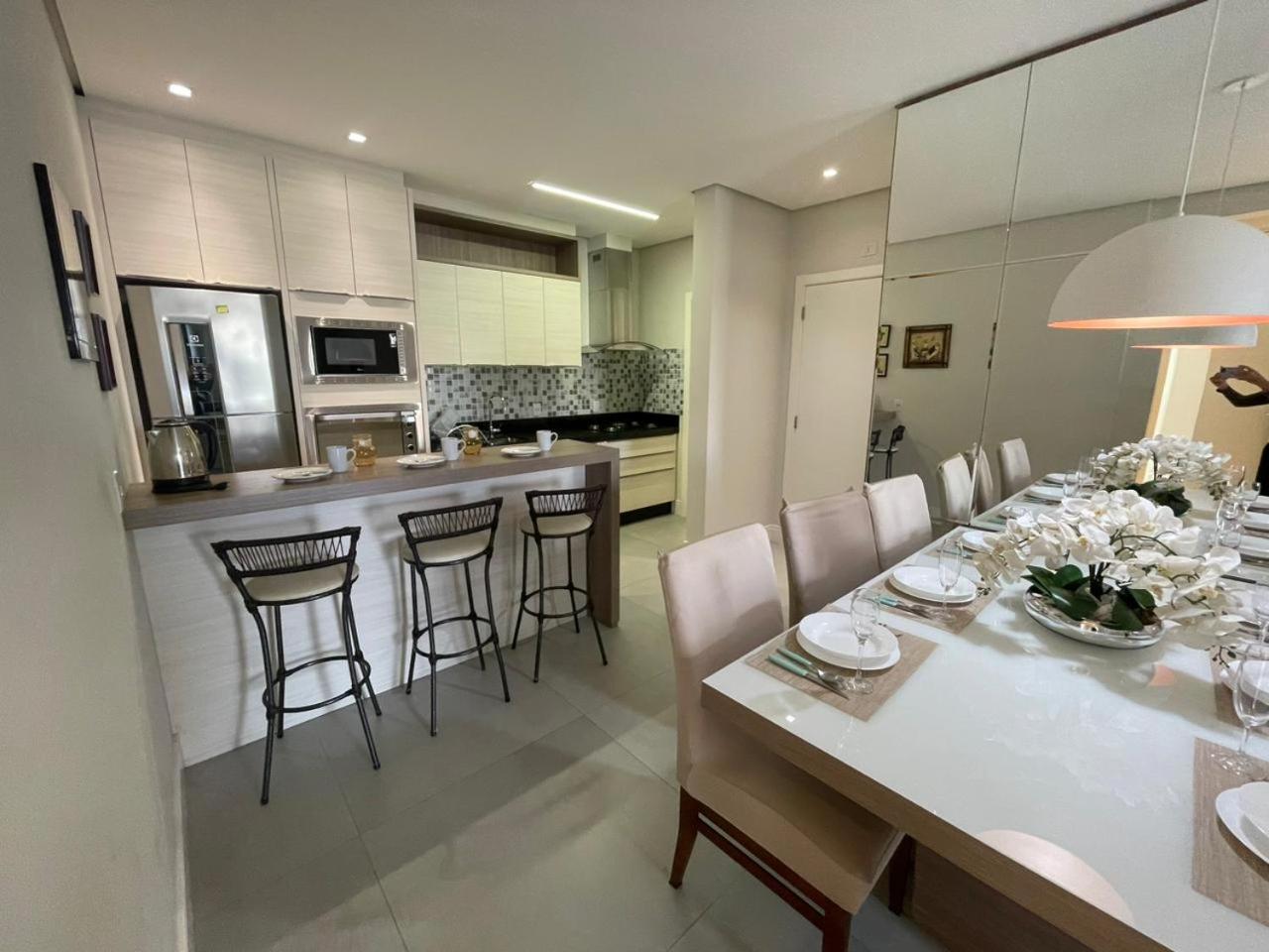 Cód 68 - Apartamento á 200m do mar
