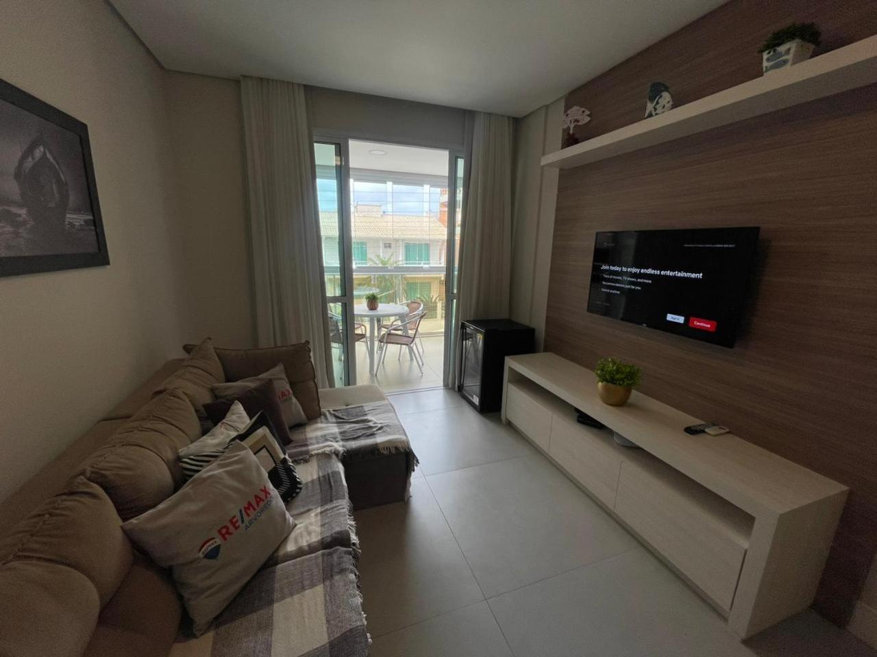 Cód 68 - Apartamento á 200m do mar