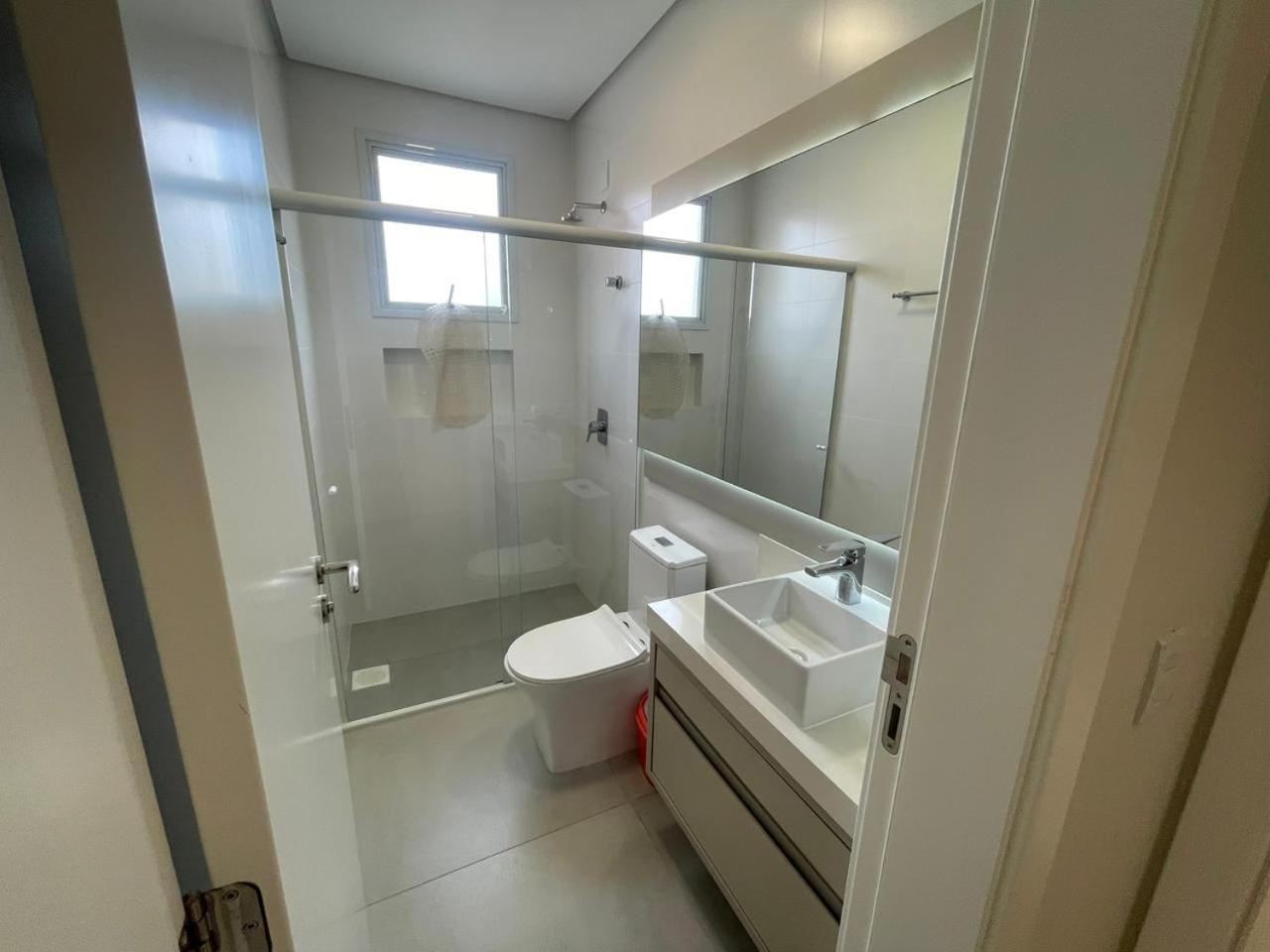 Cód 68 - Apartamento á 200m do mar