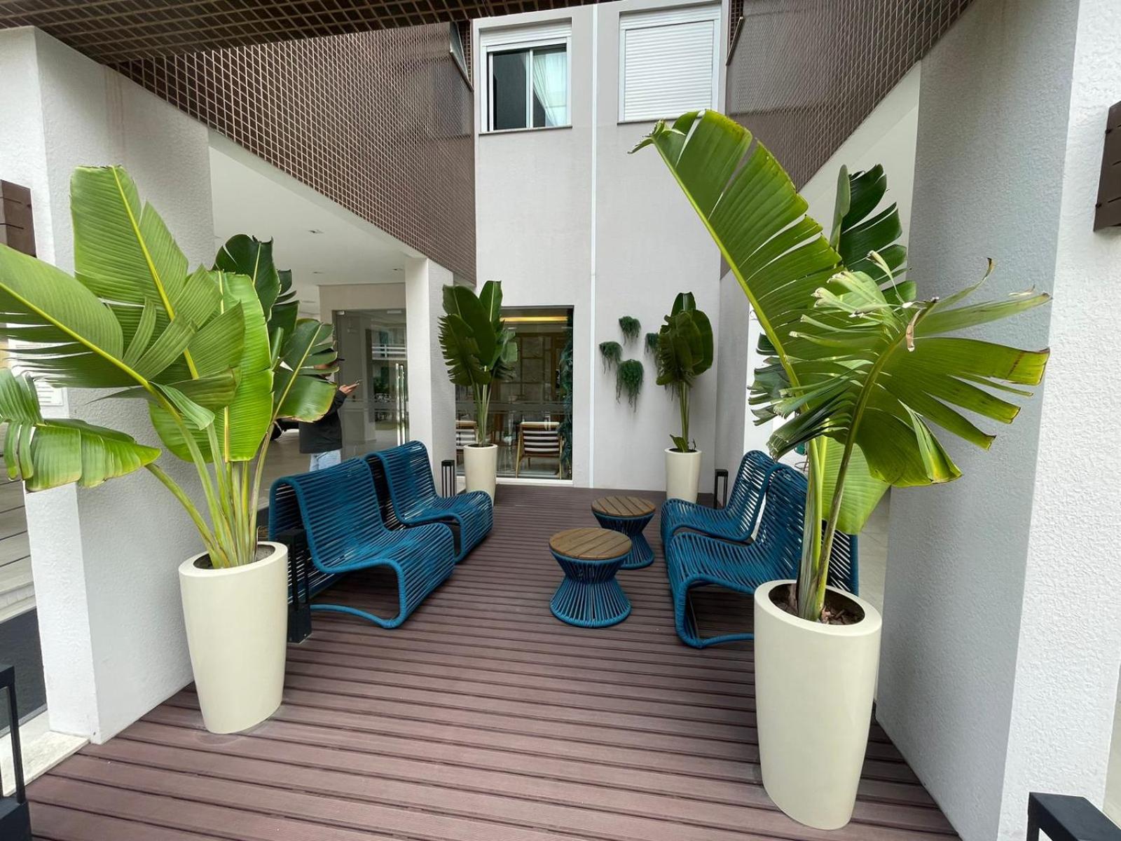 Cód 68 - Apartamento á 200m do mar