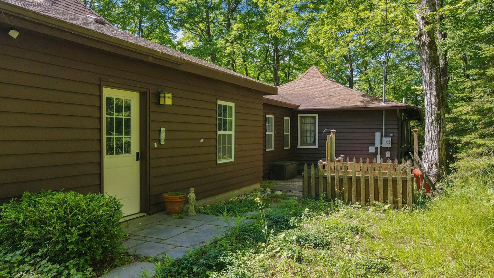 Pinecone Cabin