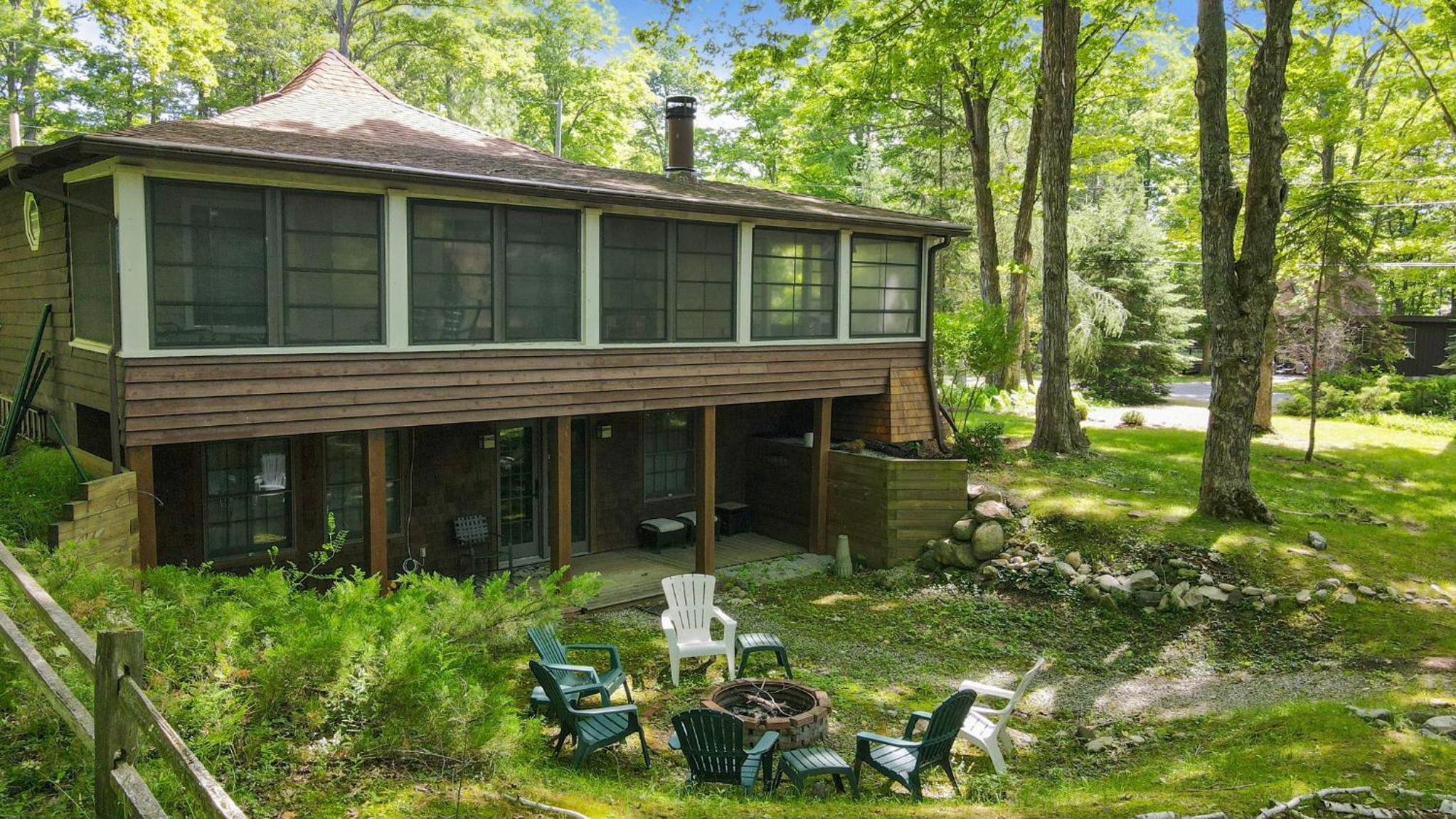 Pinecone Cabin
