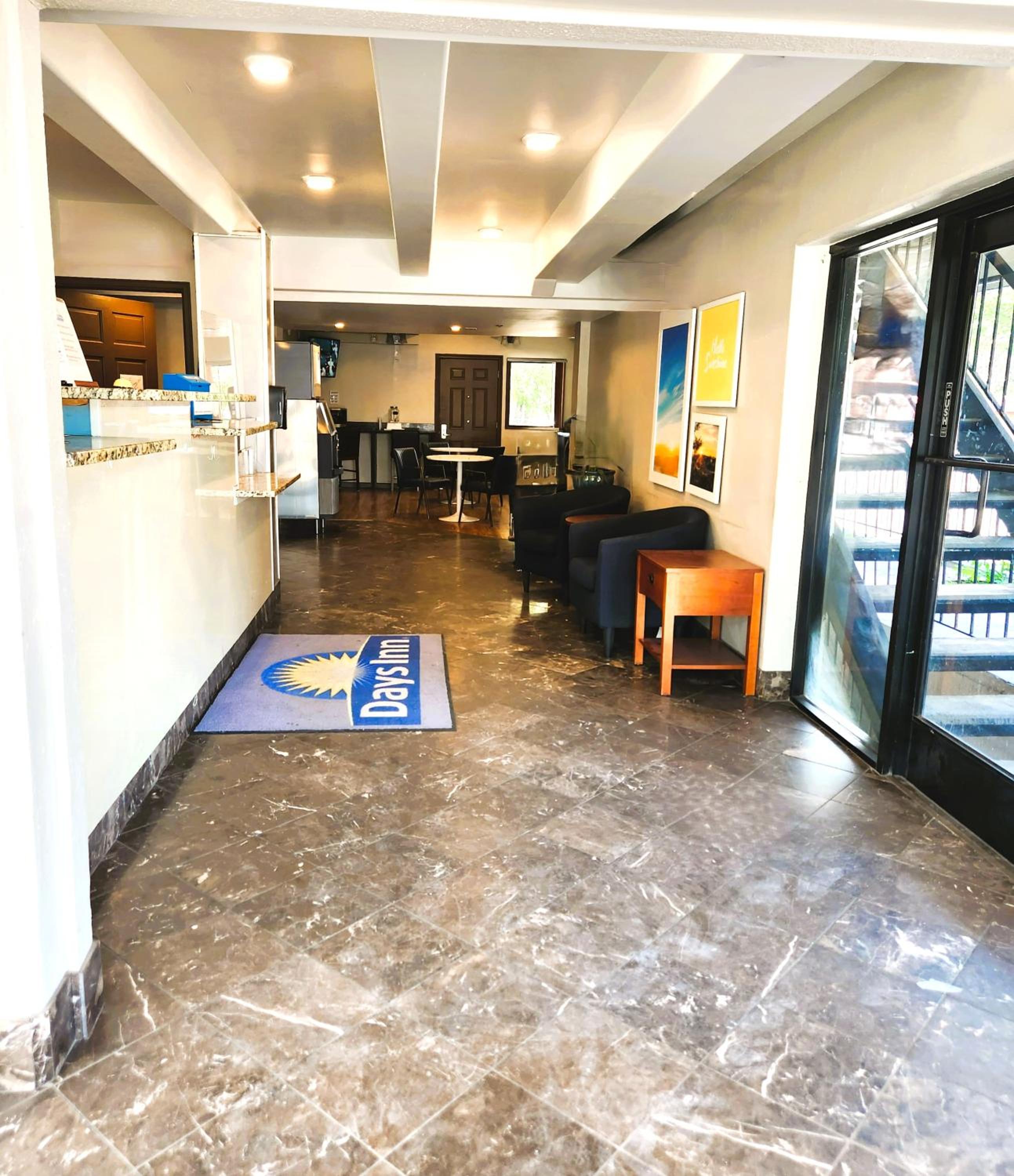 Days Inn by Wyndham Denver Downtown 2