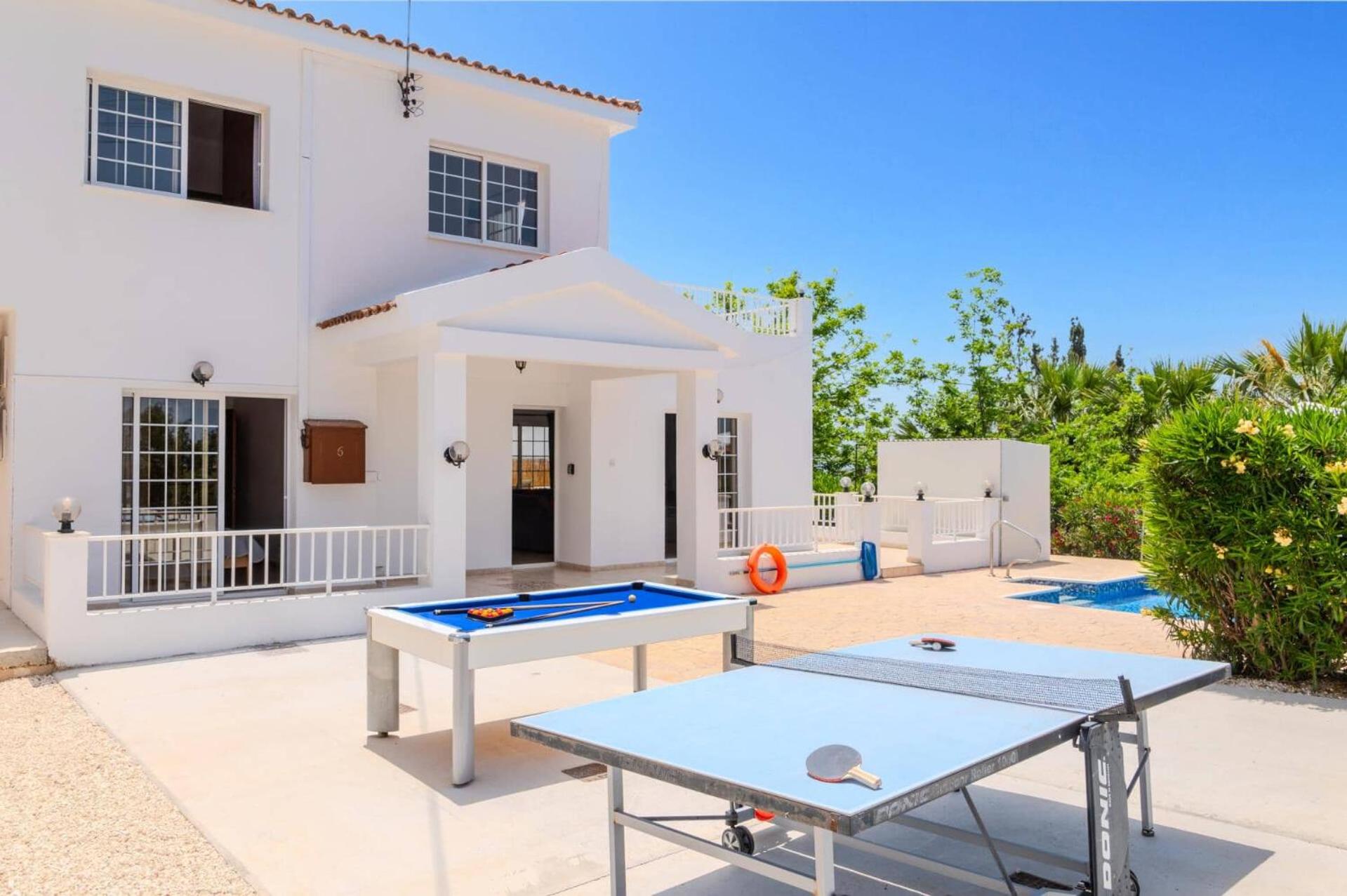 Villa Giota by Villa Plus