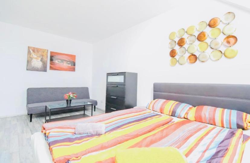 6 min to Amusement Park - Economy Rooms in Shared Apartment