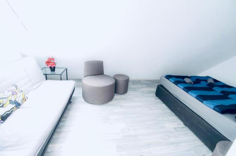 6 min to Amusement Park - Economy Rooms in Shared Apartment